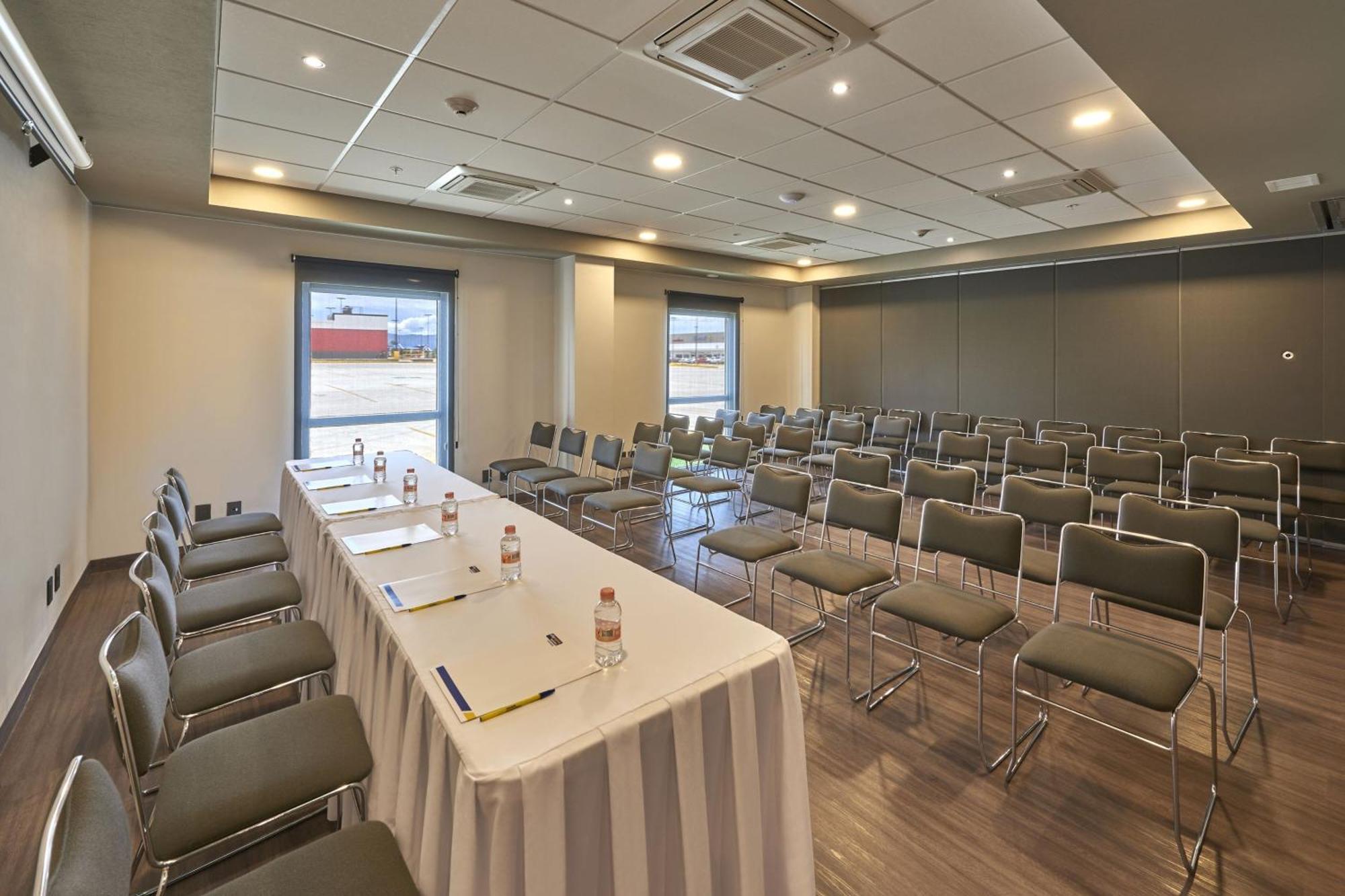 City Express By Marriott Comitan Exterior photo